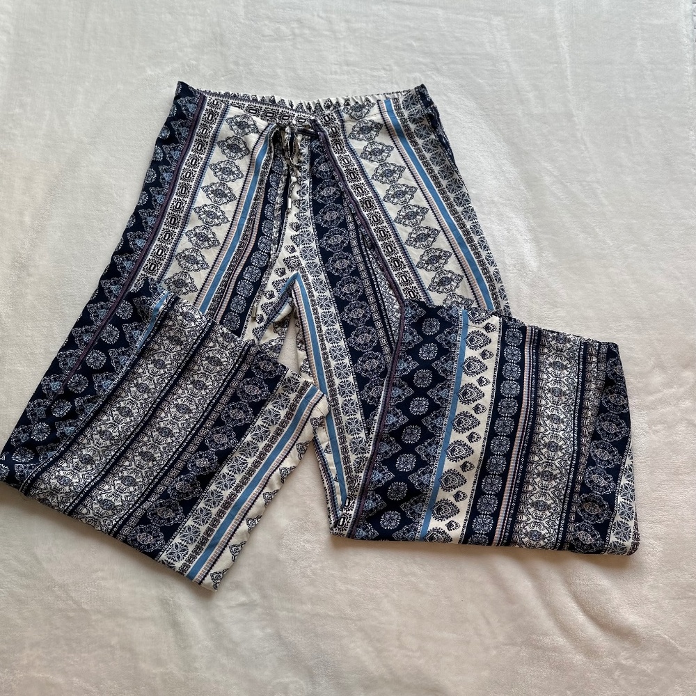 Love Tree Women’s Blue and Cream Pants Size Medium